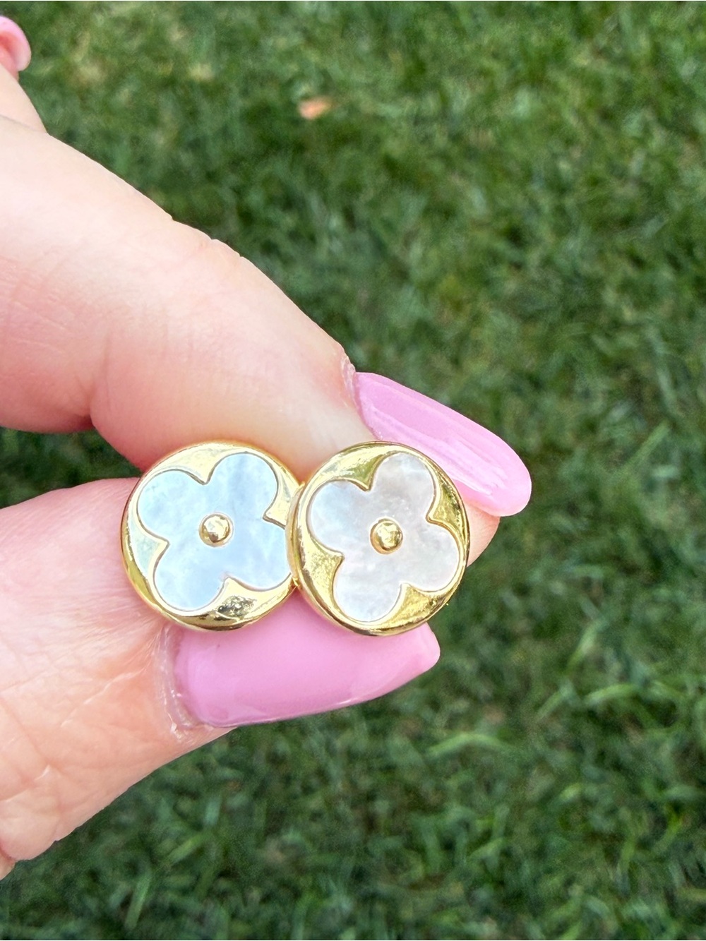 Gold Floral Mother-of-Pearl Stud Earrings - White